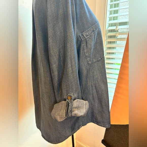 CHICO CLASSIC CHAMBRAY/DENIM LIGHTWEIGHT SHIRT Sz.3. Everyday wear, classic. - Picture 5 of 7
